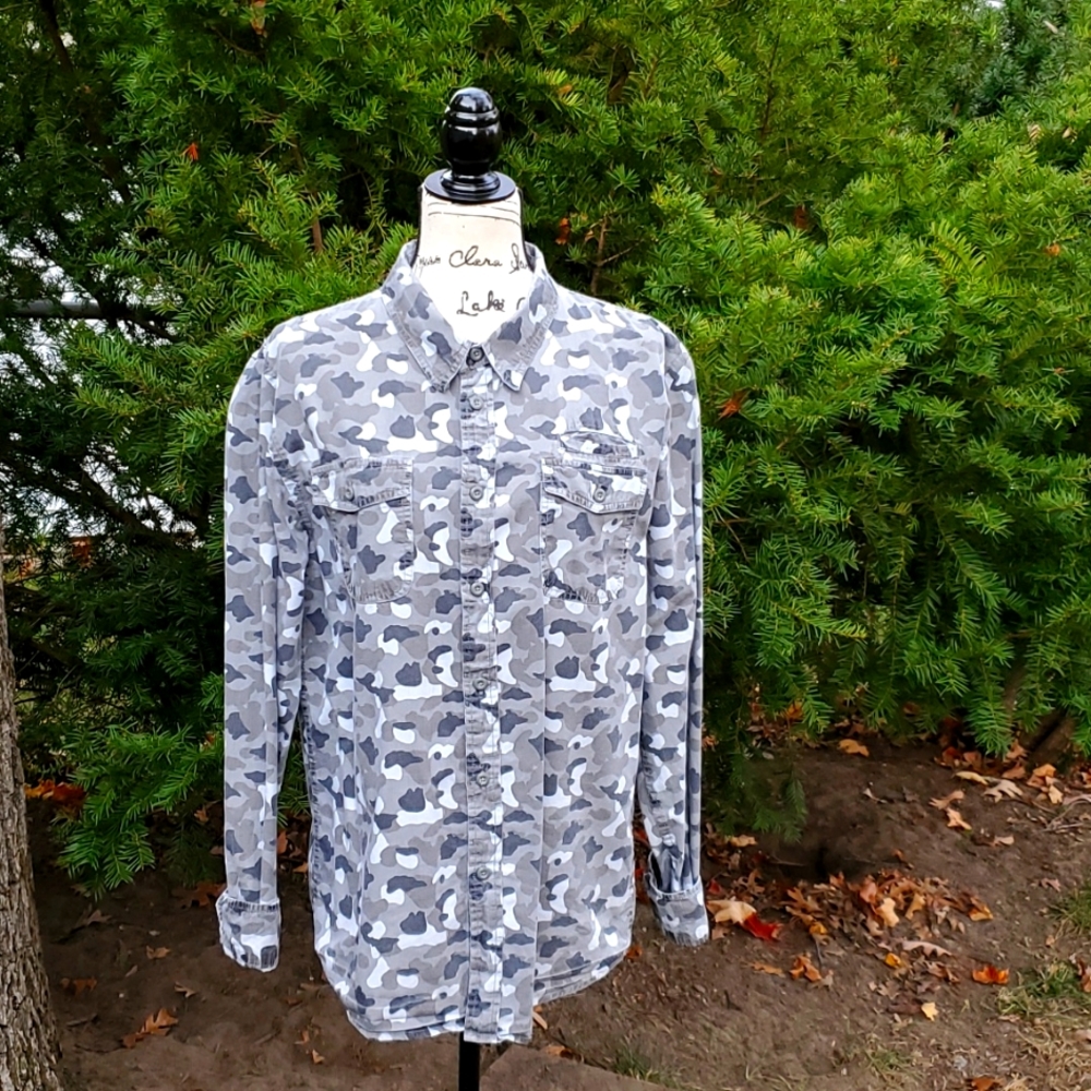 ROYAL PREMIUM ▪︎ Gray Camo Unisex Shirt, Large